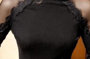 Camiseta con inserciones de tejido transparente Begonya, negro