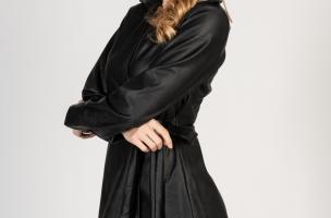 Elegante mini vestido de piel sintética con cuello con solapa Pellita, negro