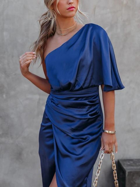 Elegante vestido midi de un hombro y falda con abertura Tirrenia, azul