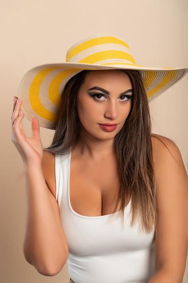 Sombrero de moda con estampado de rayas, amarillo
