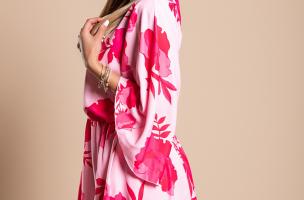 Mini vestido elegante con estampado Amasena, rosa
