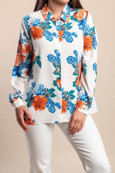 Blusa de talla grande con estampado floral, color blanco.