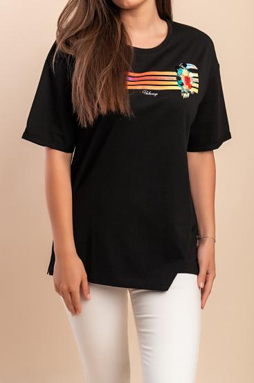 Camiseta de algodón con estampado, color negro.