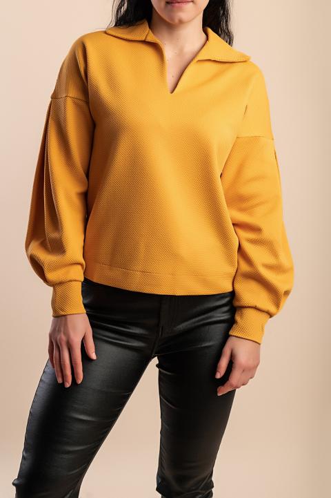 El modelo en la foto mide 170 cm