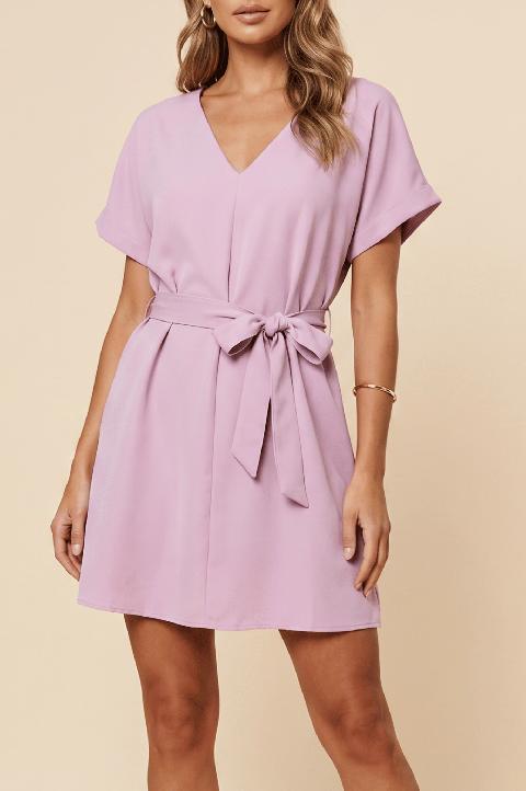 Vestido mini elegante con mangas anchas, rosa