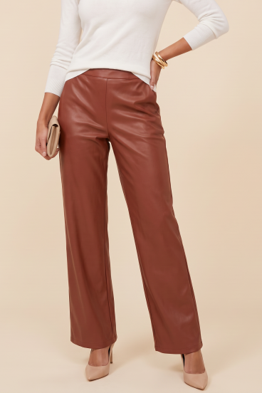 Pantalones de cuero sintético, Brandy
